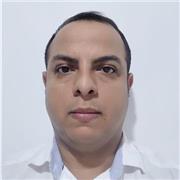 Ingeniero Mecanico con 10 años de experiencia y conocimiento amplico en la Fisica, imparte clases en fisica basica y universitaria